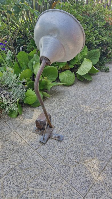 Candeeiro industrial