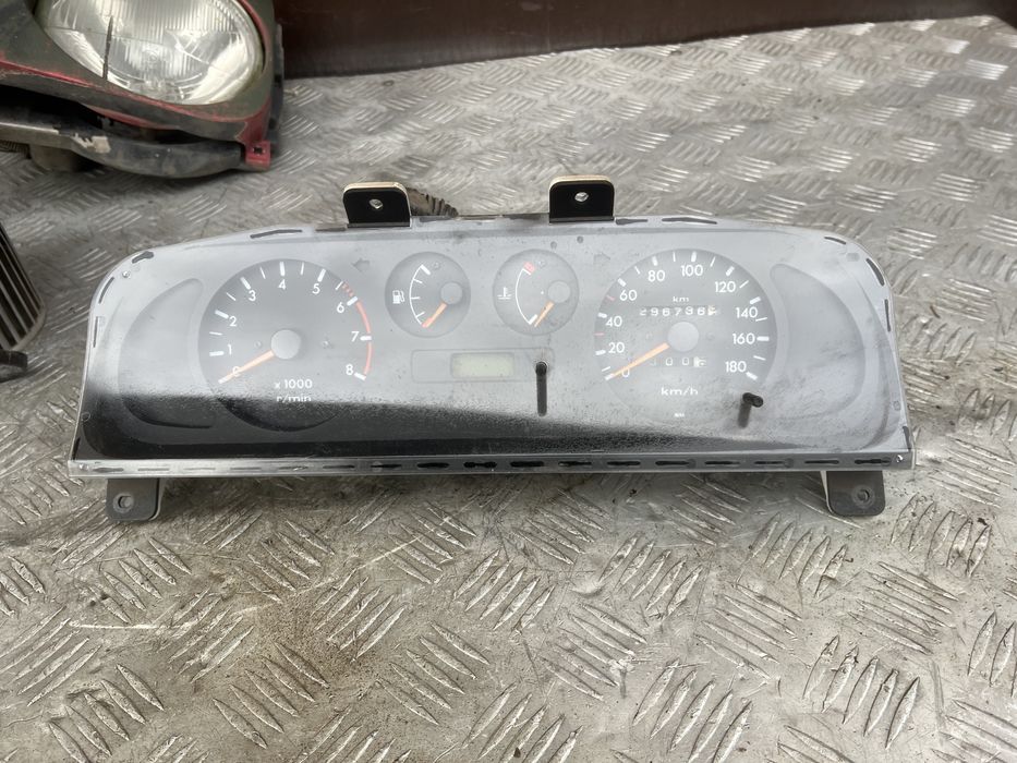 Приборная панель 2.4 бенз Ниссан террано 2 nissan terrano год 03