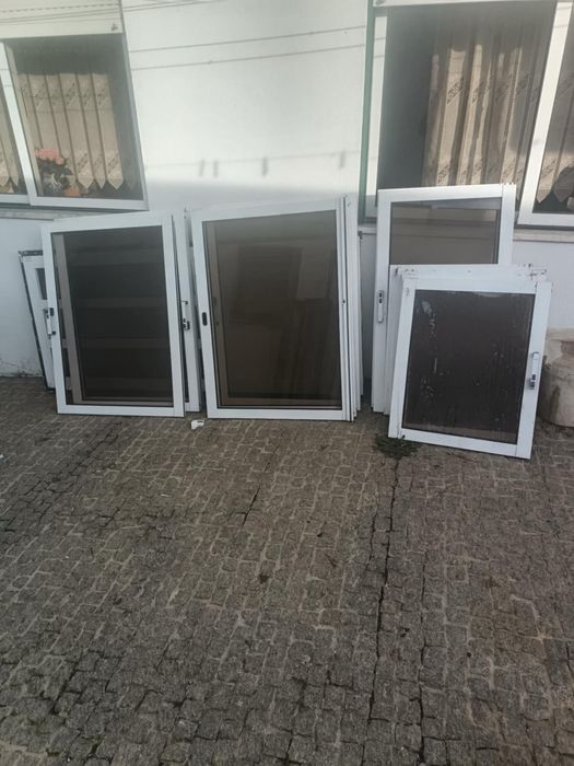 Janelas aluminio vidro simples bom estado