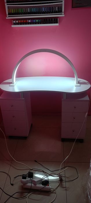 Biała lampa bezcieniowa GLOW do paznokci nablatowa żel manicure pedi