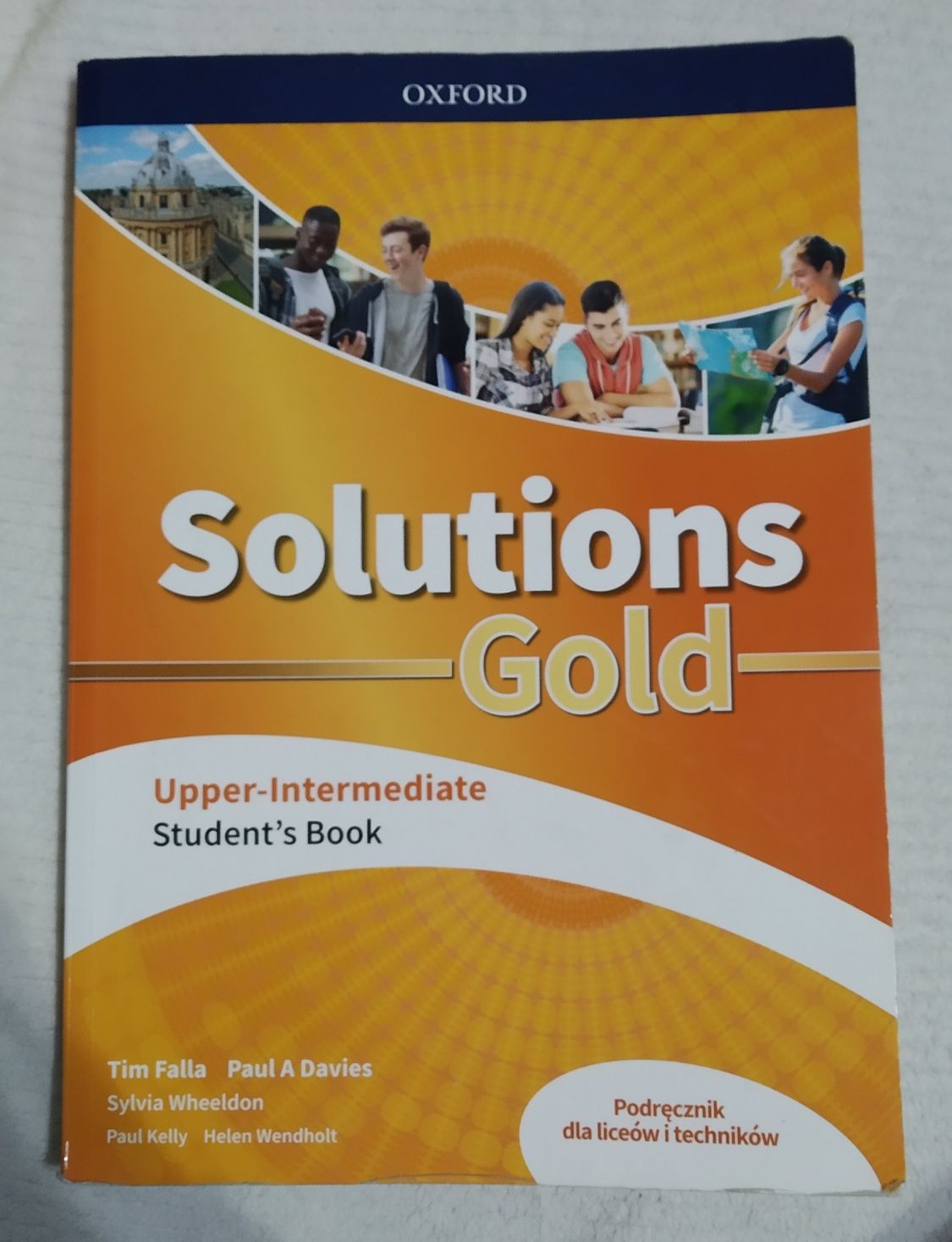 Solutions Gold Upper-intermediate student's book