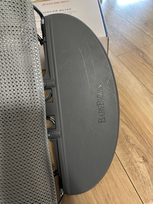 Leżaczek Babybjorn szary mesh Bujaczek