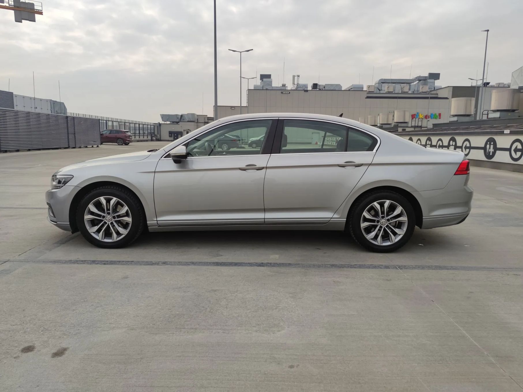 Volkswagen Passat Akt. tempomat, LED, KeyLess, Apple CarPlay, Android Auto, VAT23%