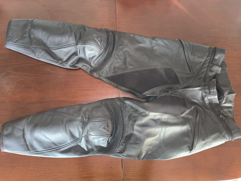 Calças cabedal pretas Dainese
