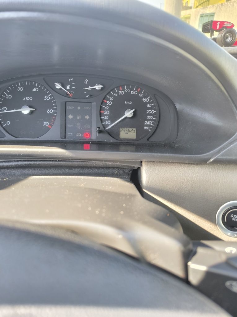 Laguna 2002 ou troco por carro de menor valor