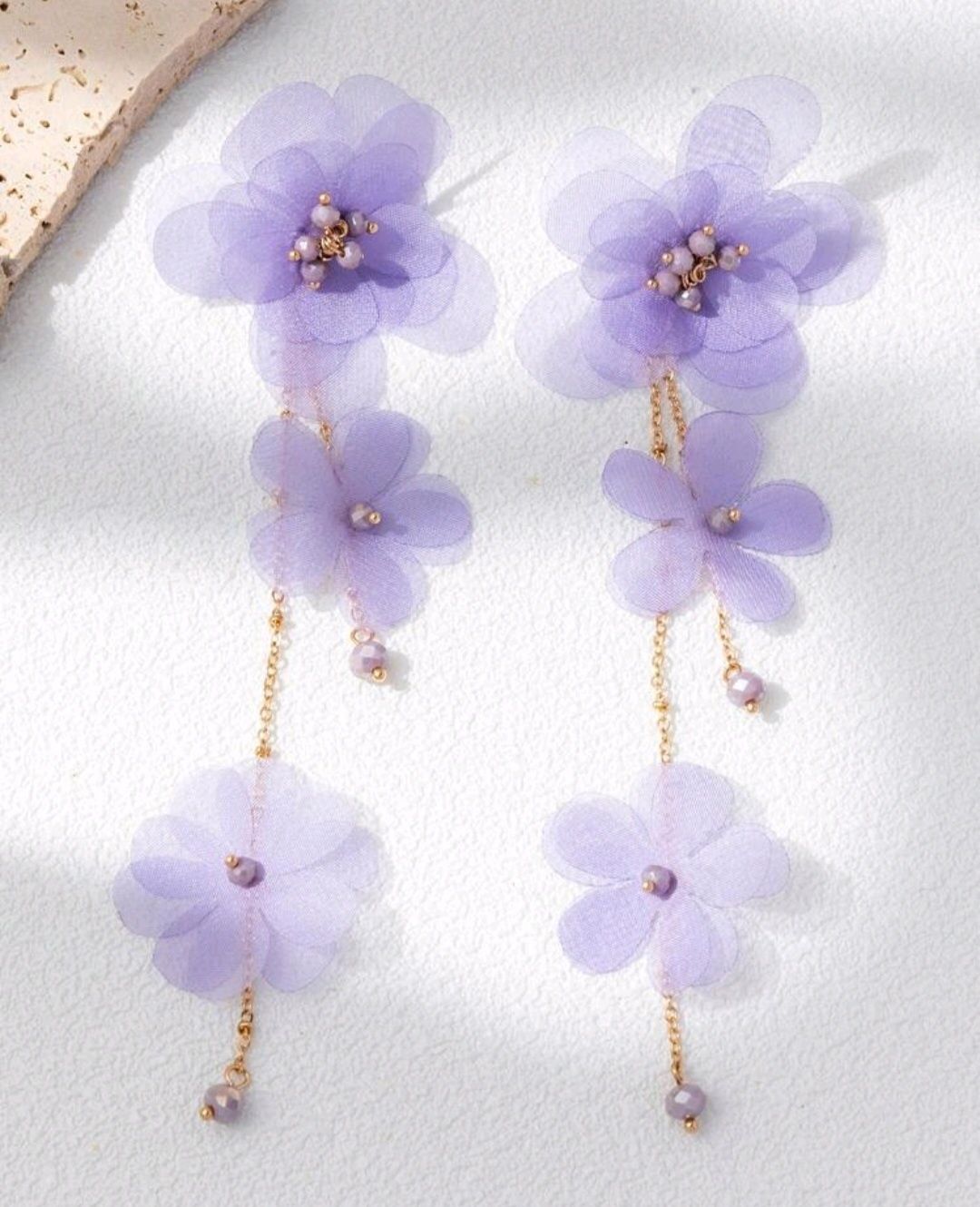 Kolczyki długie wiszące kwiaty szyfonowe lila