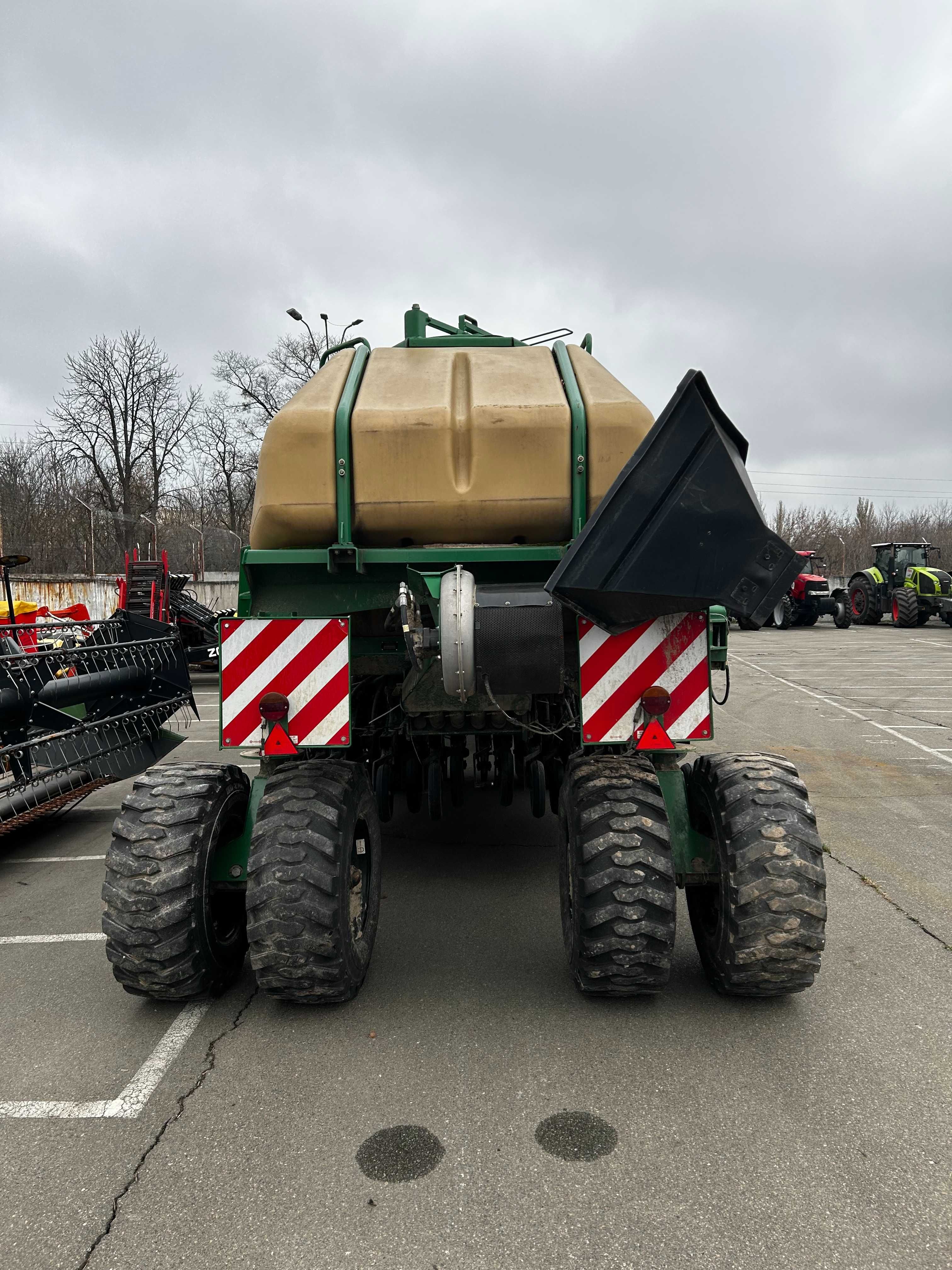 Сівалка зернова пневматична  суцільного висіву Great Plains NTA 907