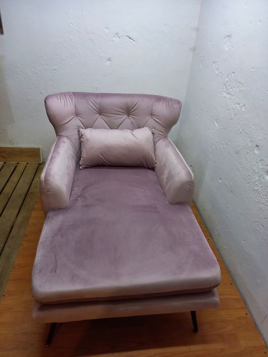 Fotel uszak przedłużony.