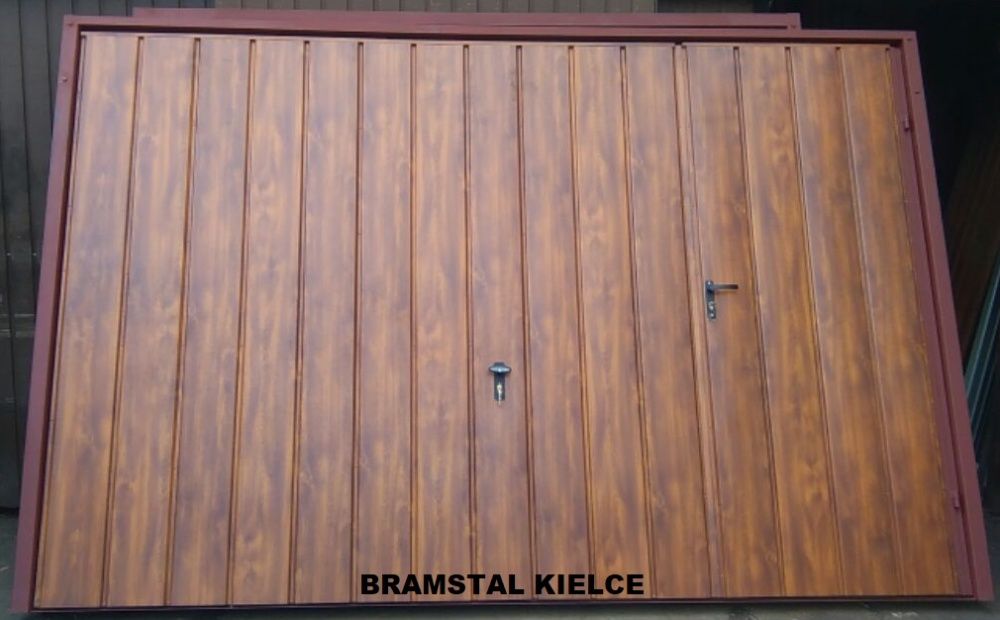 Brama uchylna garażowa Kielce BRAMSTAL PRODUCENT