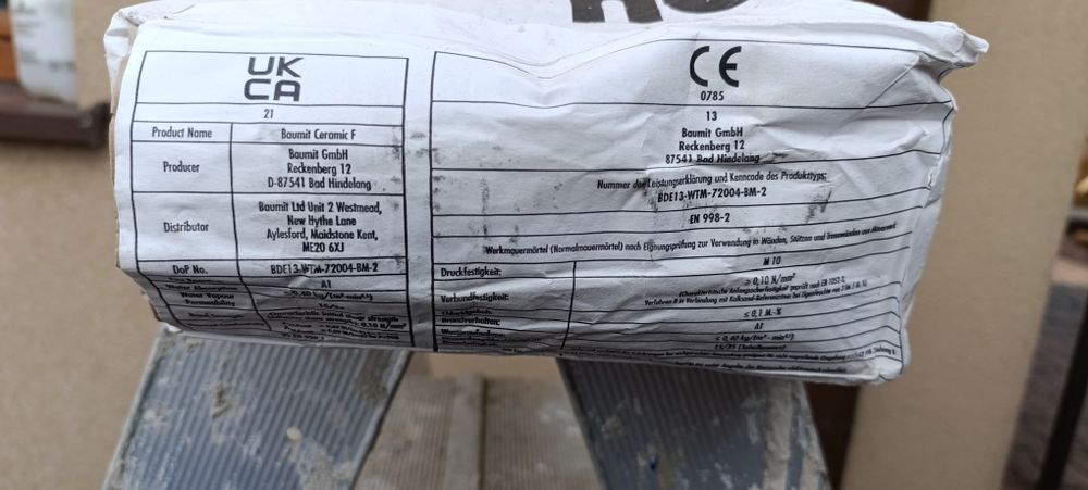 Fuga, zaprawa do fugowania z trasem BAUMIT BIAŁA 70SZT