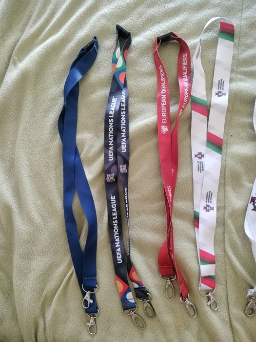 Várias Fitas Pescoço