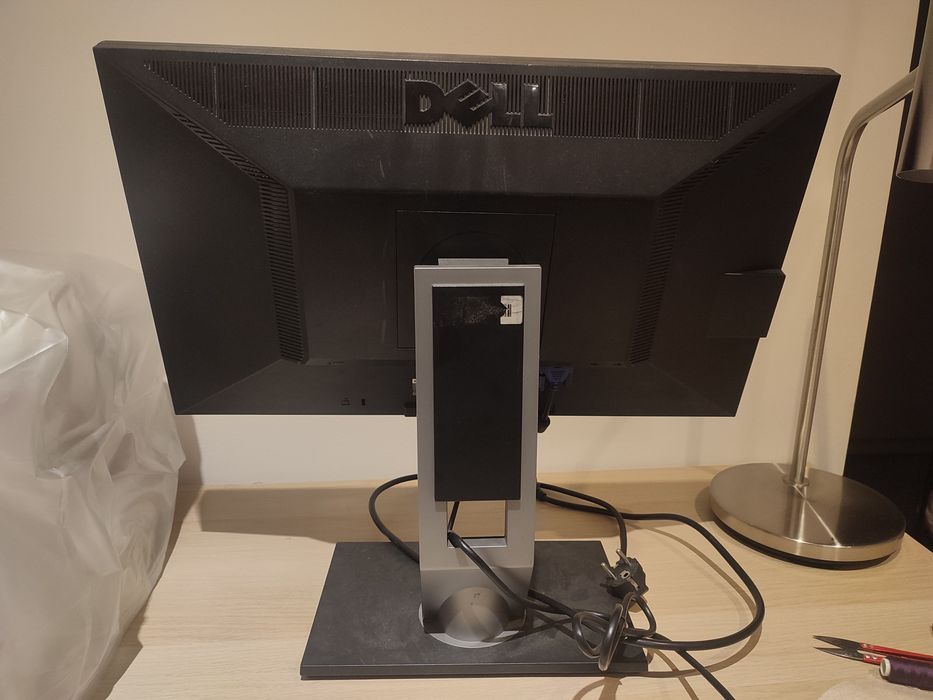 Monitor Dell U2311Hb