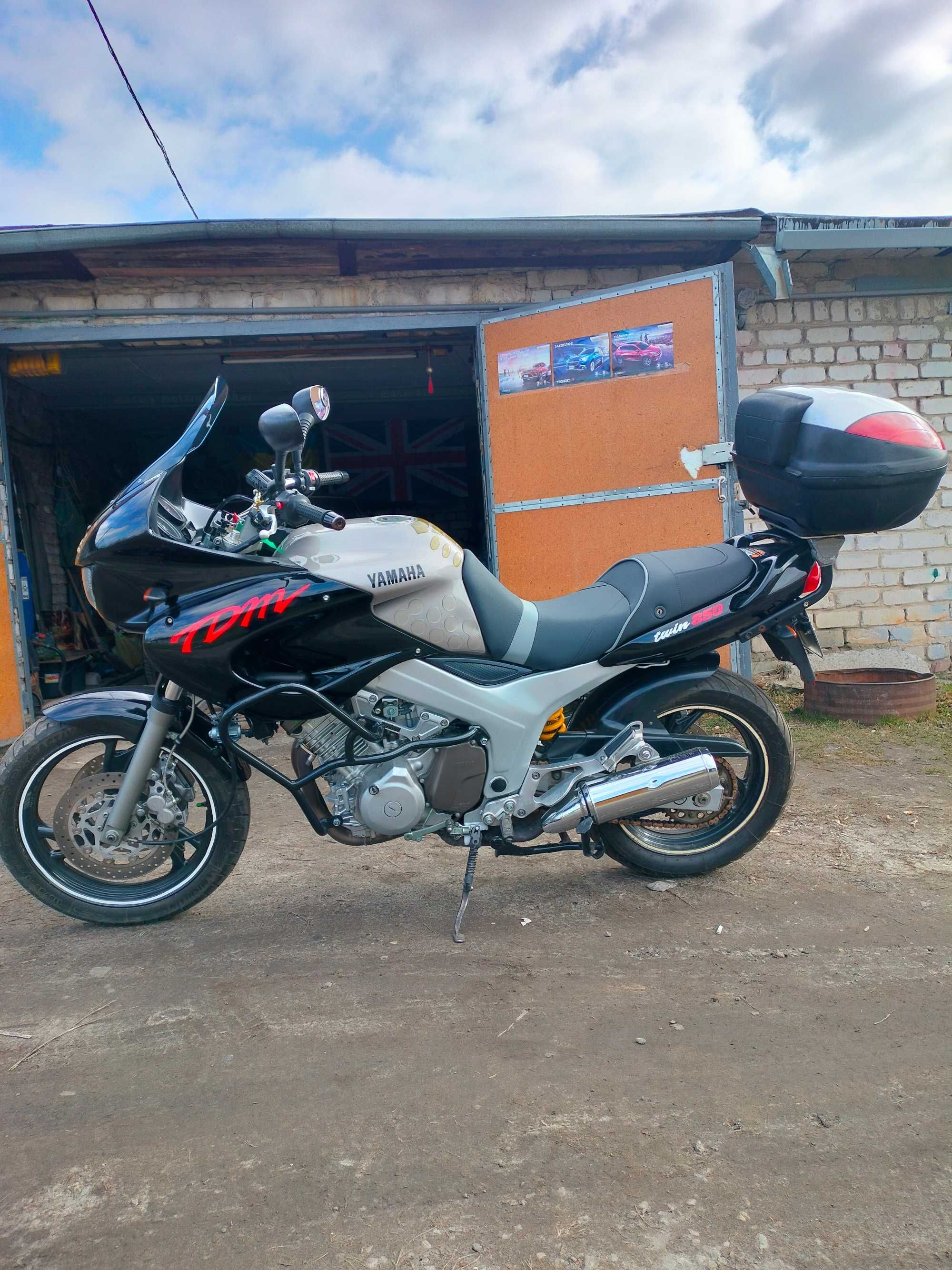 Мотоцикл ямаха тдм -850(2)