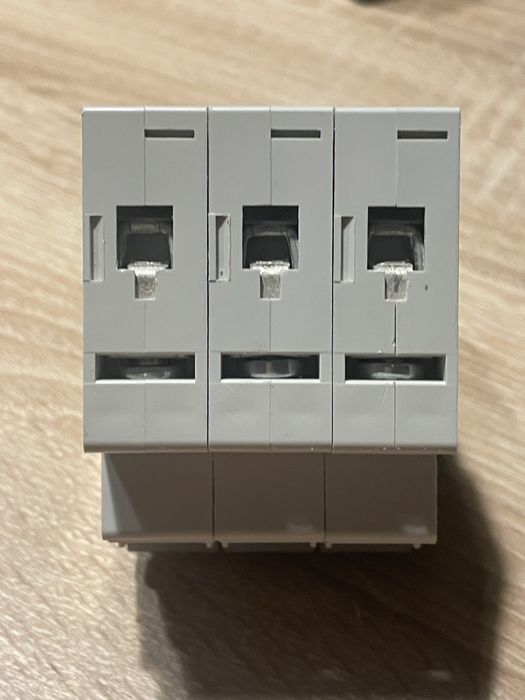 Автоматичний вимикач Eaton HL-C40/3