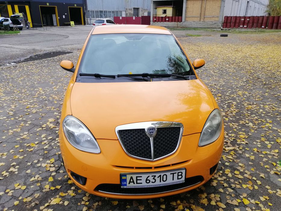 Авто Lancia Ypsilon