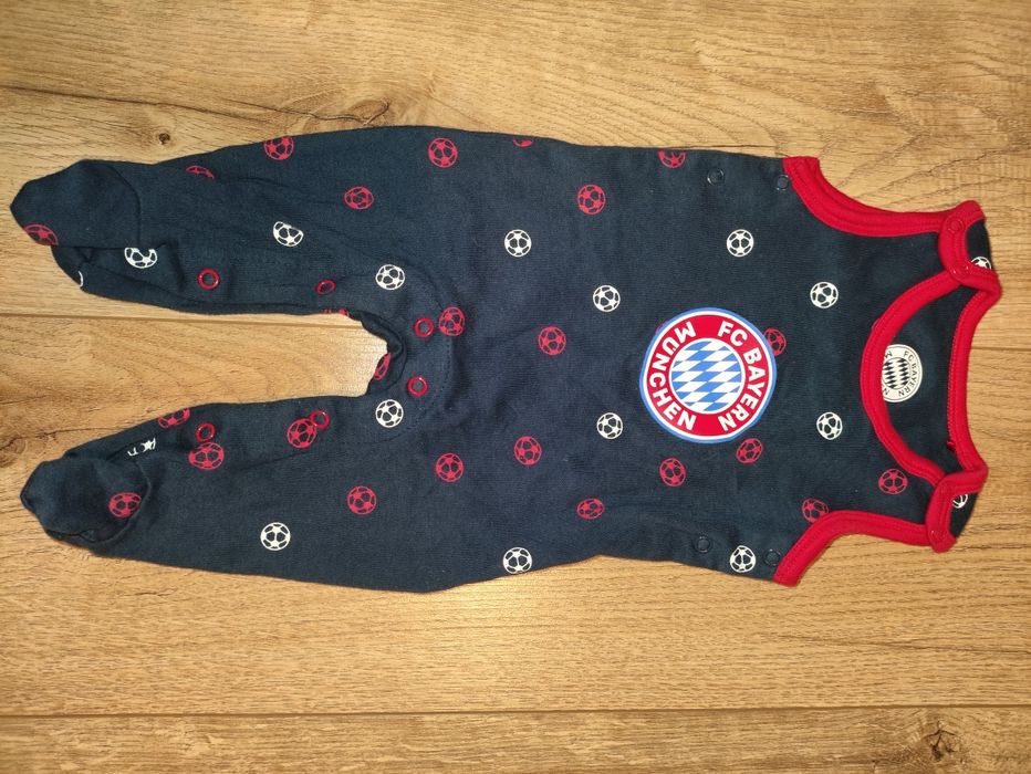 Fc Bayern body 56 śpiochy śpioszki granatowe fan bayernu piłka nożna