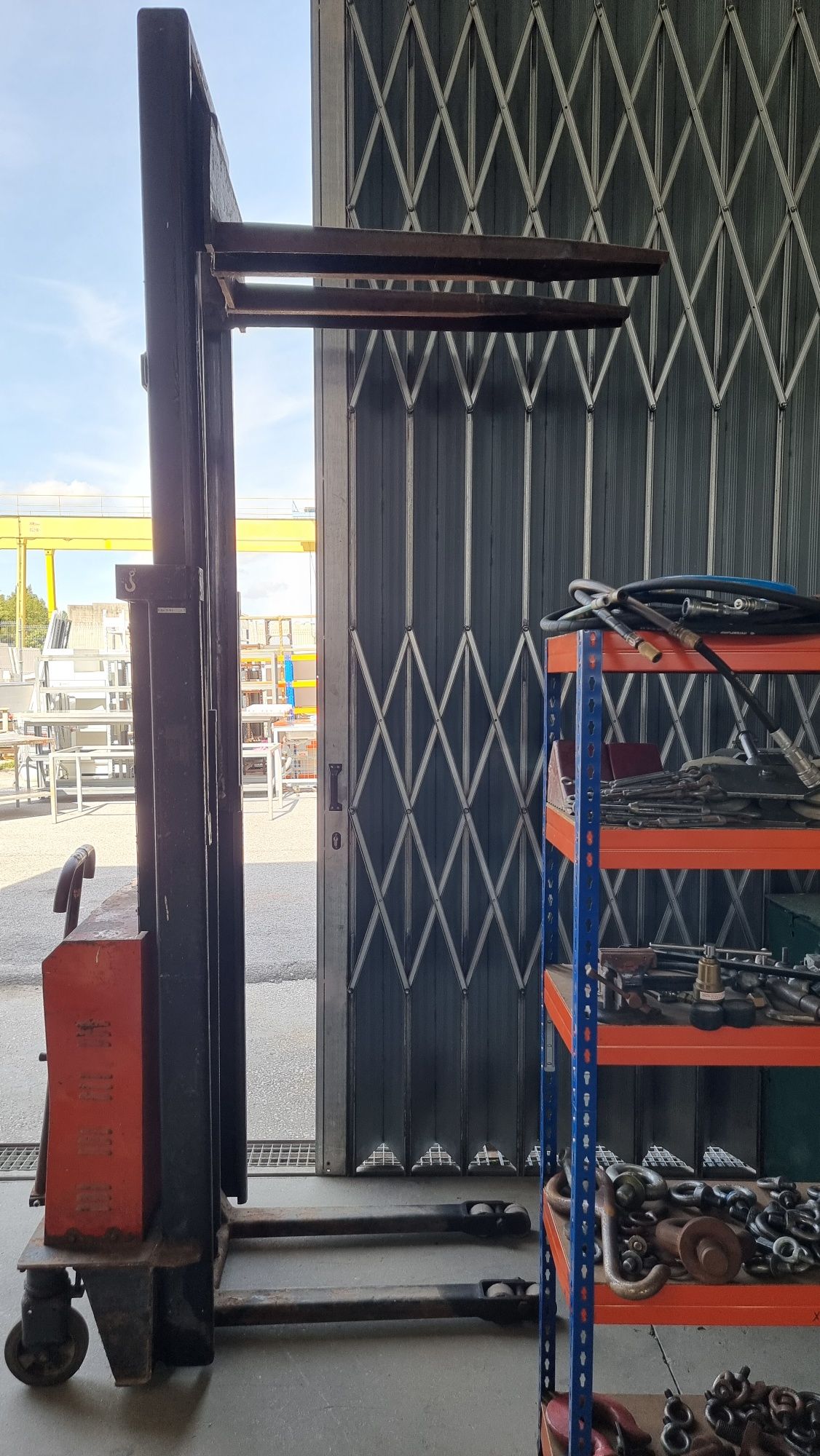 Torre (porta-paletes) eletrico Withforce 3m