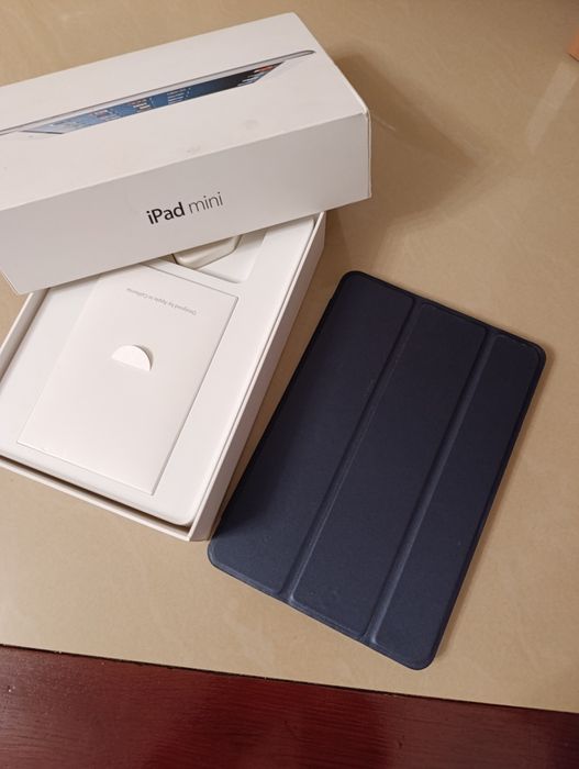 Планшет iPad mini 16Gb model MD531ZP/A