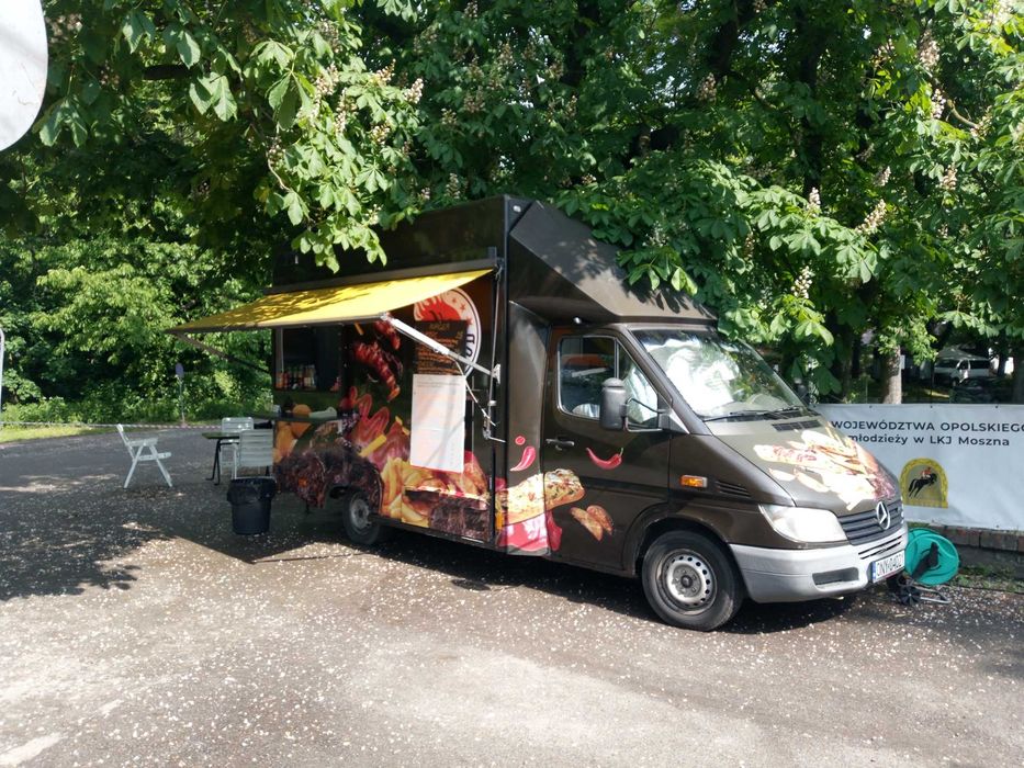 Food truck obsługa imprez plenerowych okolicznościow firmowych eventów