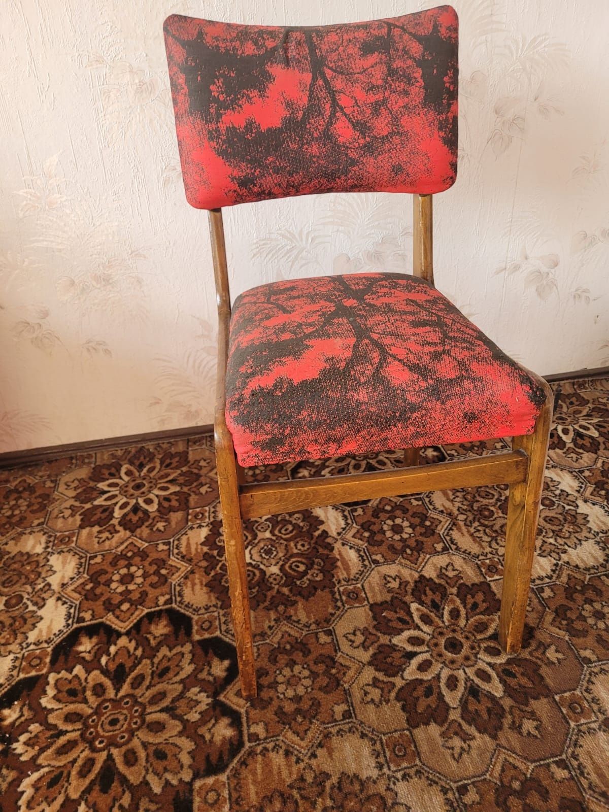 Stare krzesło PRL do renowacji