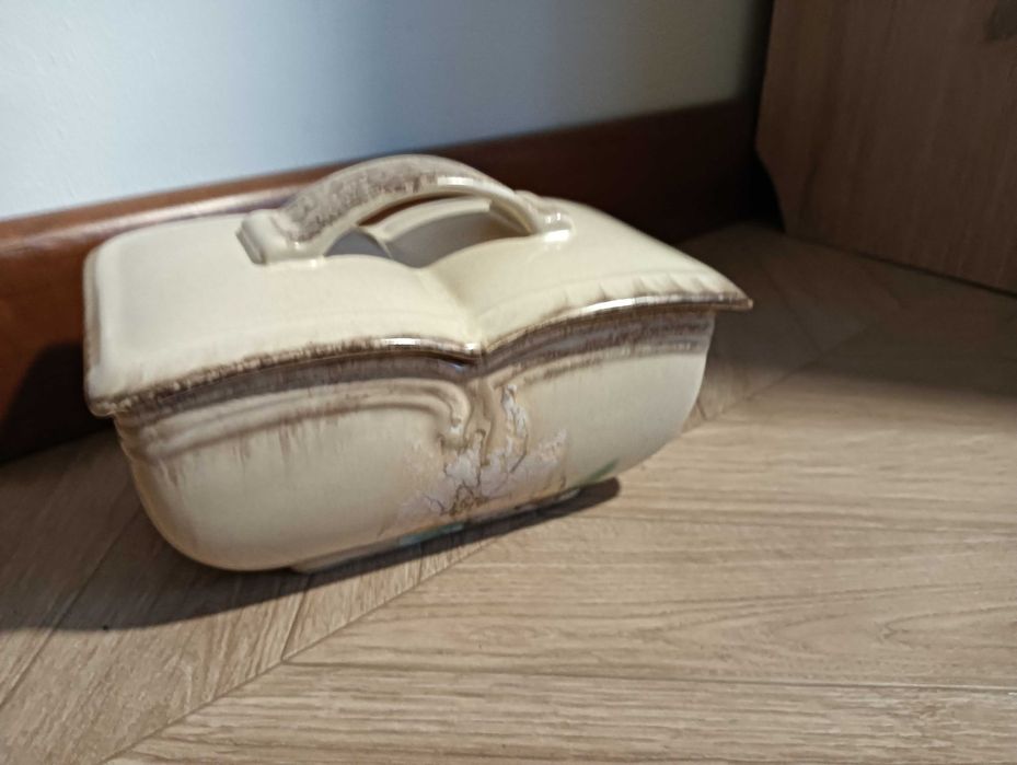 Pojemnik z pokrywką ceramiczny ozdobny