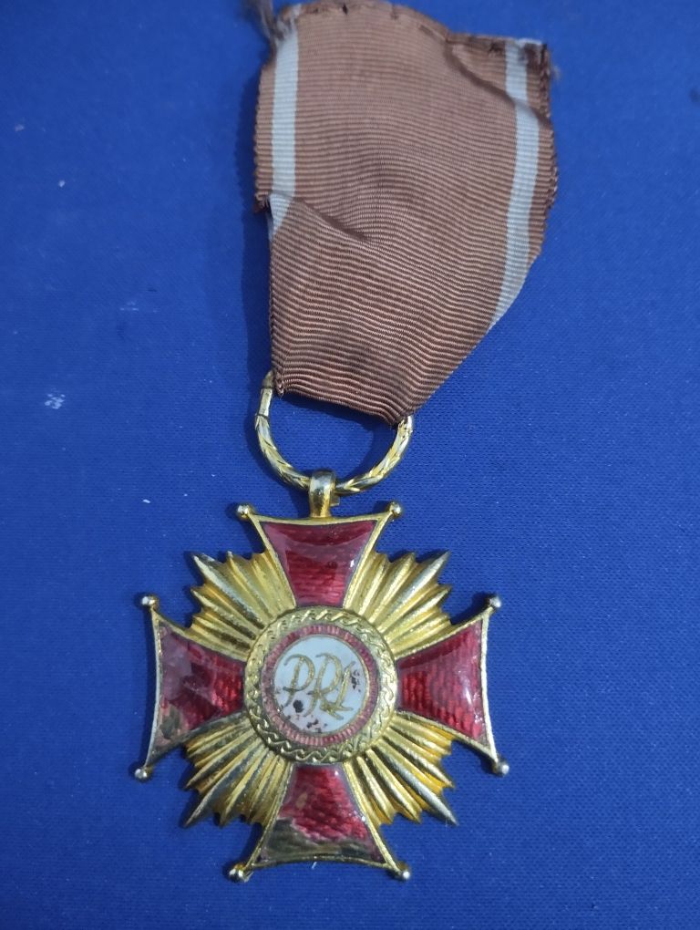 Medal PRL złoty krzyż