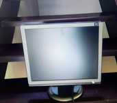 Samsung 731BF mały zgrabny monitor - dobry -ostry obraz - mała kasa
