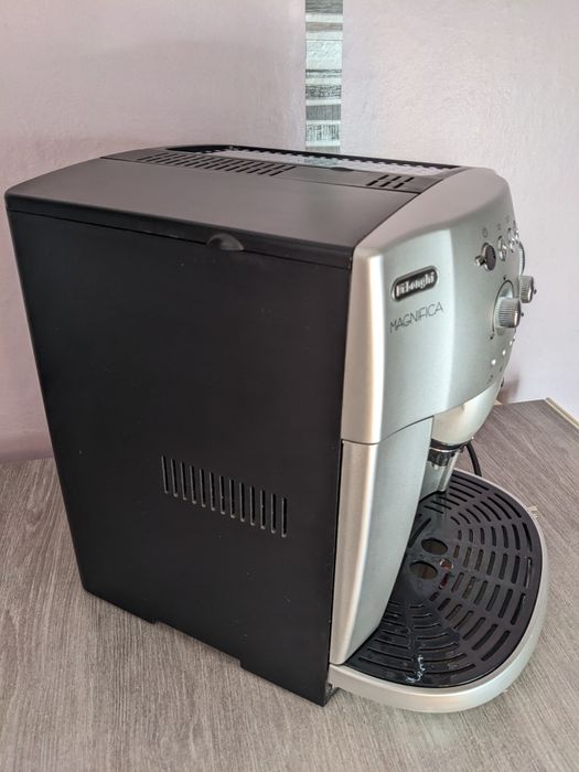 Ekspres DeLonghi Magnifica ESAM 4200.S