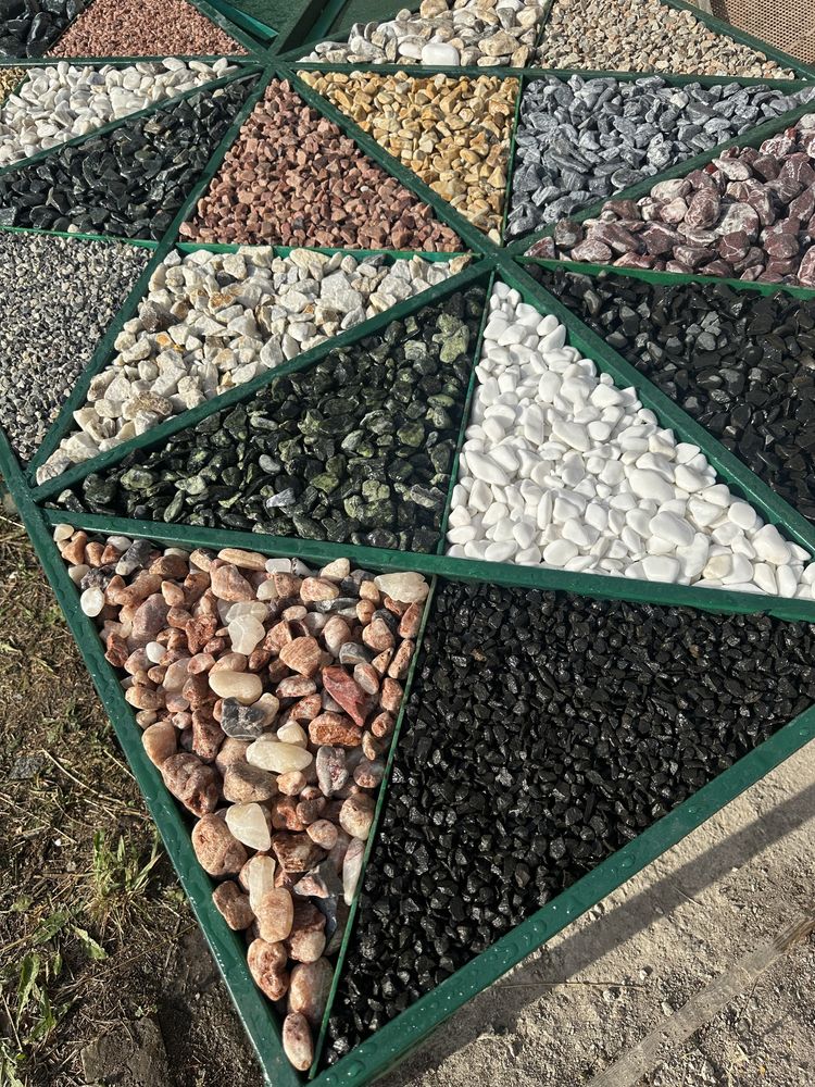 Камінь,Піщаник,Болгарський Сланець,Галька,Крихта,Плитка,Мармур,Соломка