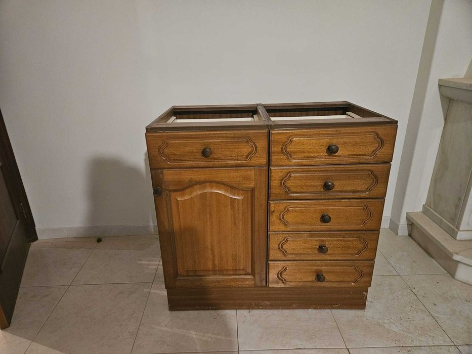 Armários de cozinha completos com tampo em granito