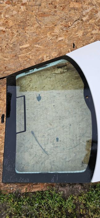 Скло задньої 5-ї двері Skoda Octavia A7 ліфтбек 5E5845049AENVB VAG