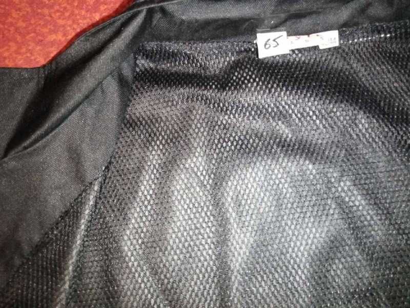 Жилет-безрукавка б/у спортивного кроя чёрный р.42/44 (замеры скину)