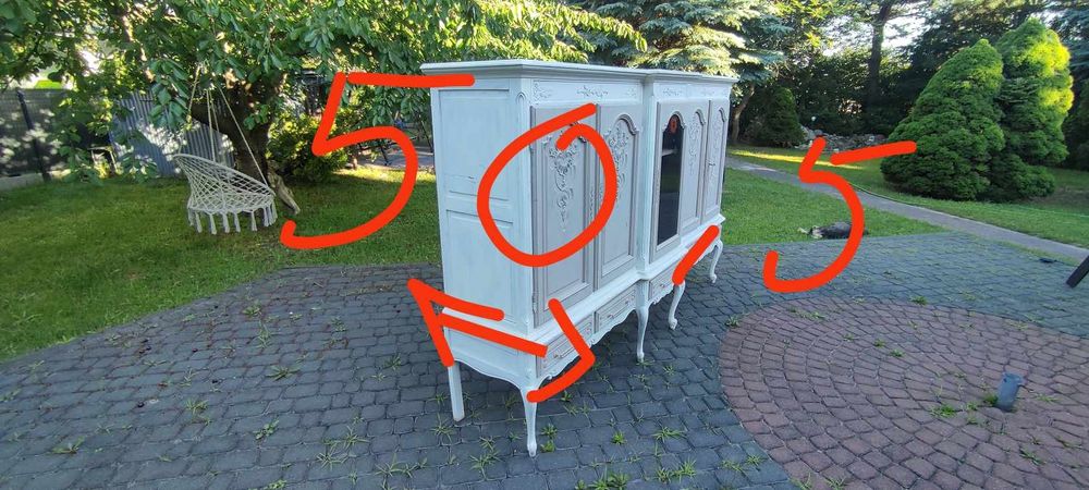 Kredens , szafka malowana farbami kredowymi