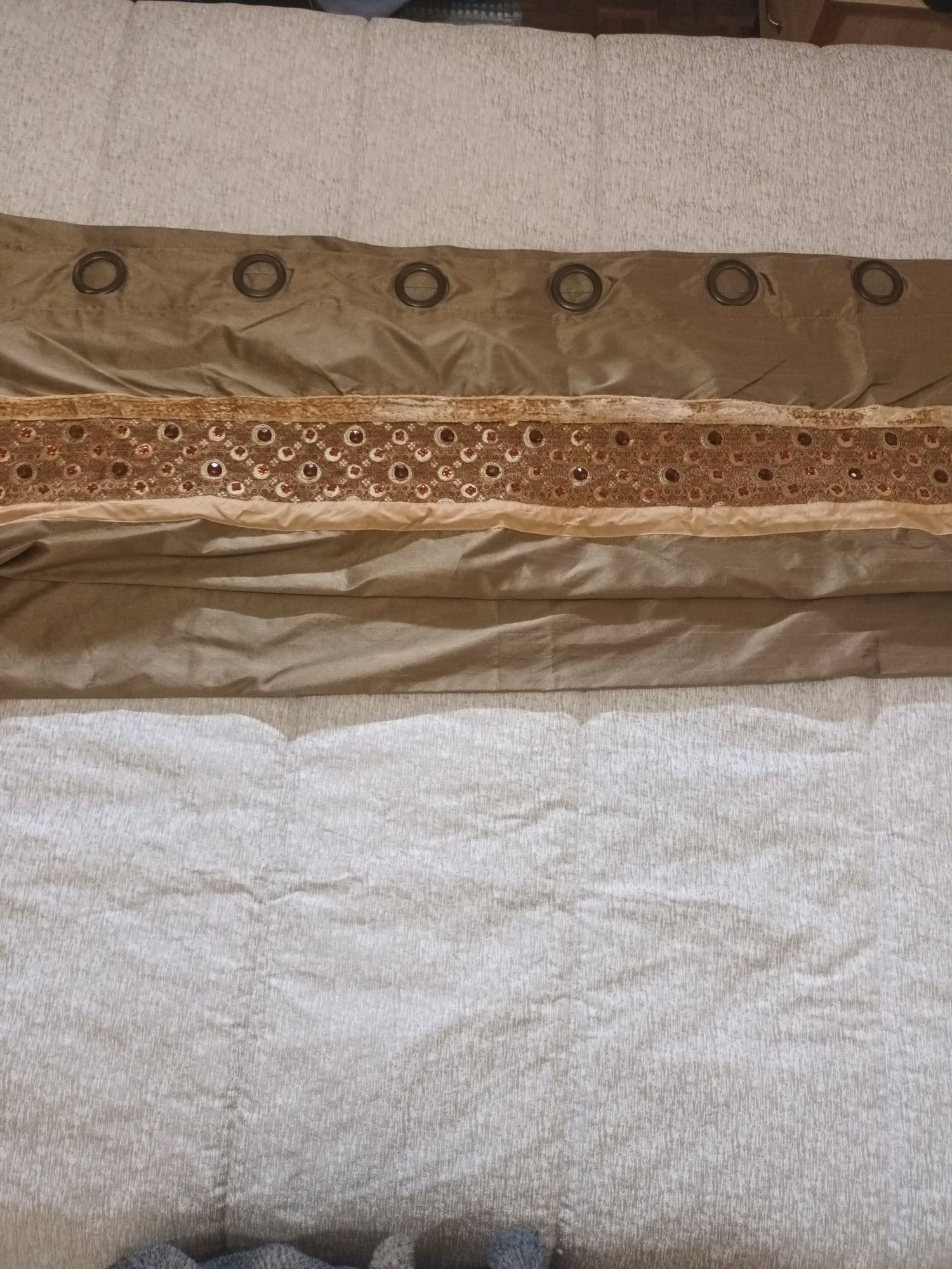 Conjunto cortinados e almofadas decorativas