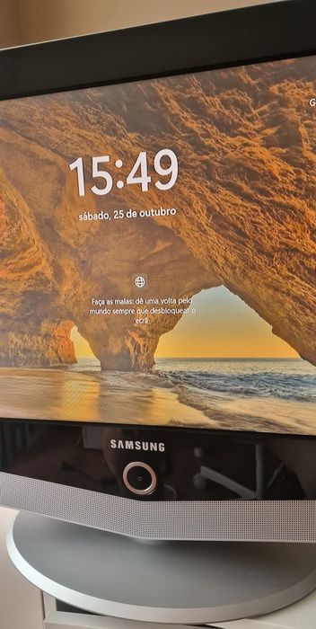 Modelo LE32R51B, TV LCD, SEM controle remoto.