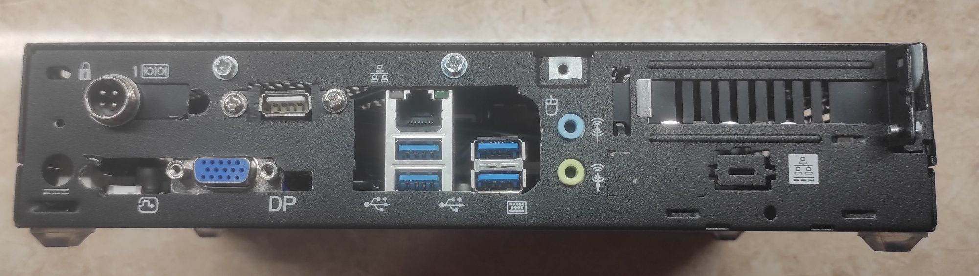 4*M2 NVMe NAS RAID 0,1,5,1E mini komputer