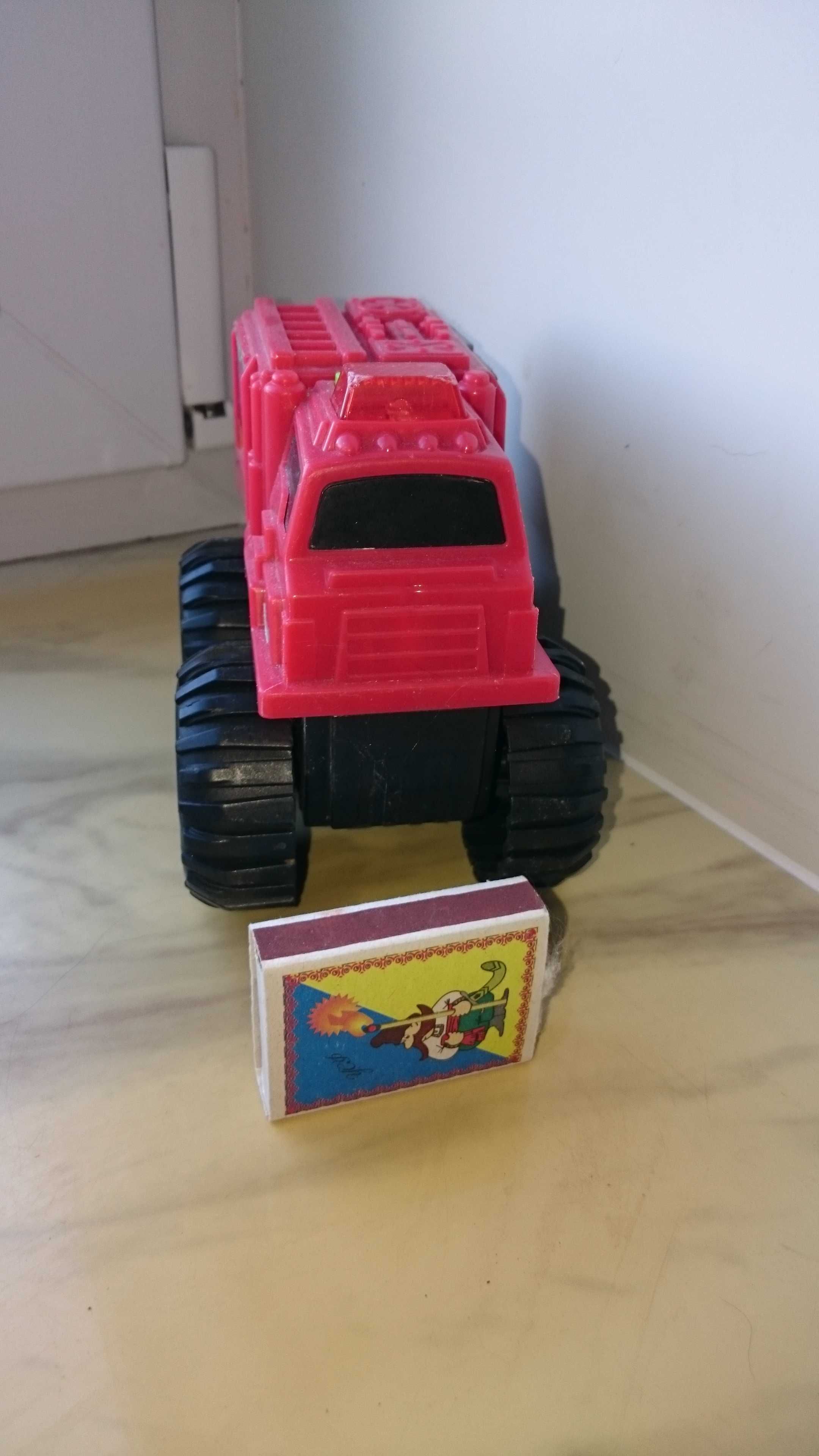 Игрушка "Пожарная машина" пластмассовая