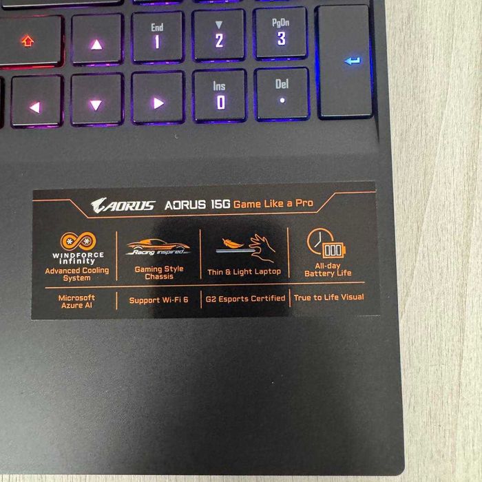 Gigabyte Aorus 15G YC  240Hz i7-10870H 16GB SSD 1TB RTX 3080