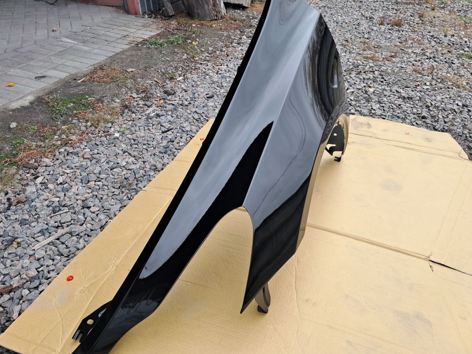 Крило ліве до Tesla Y