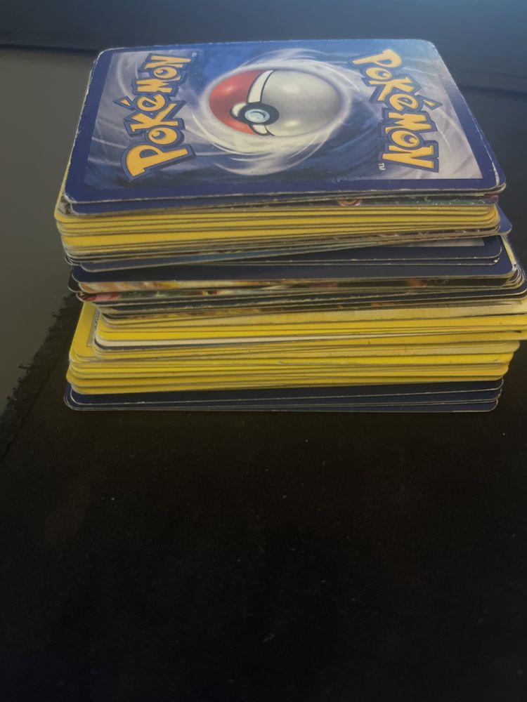 Cartas Pokemon de varias rariadades e coleções