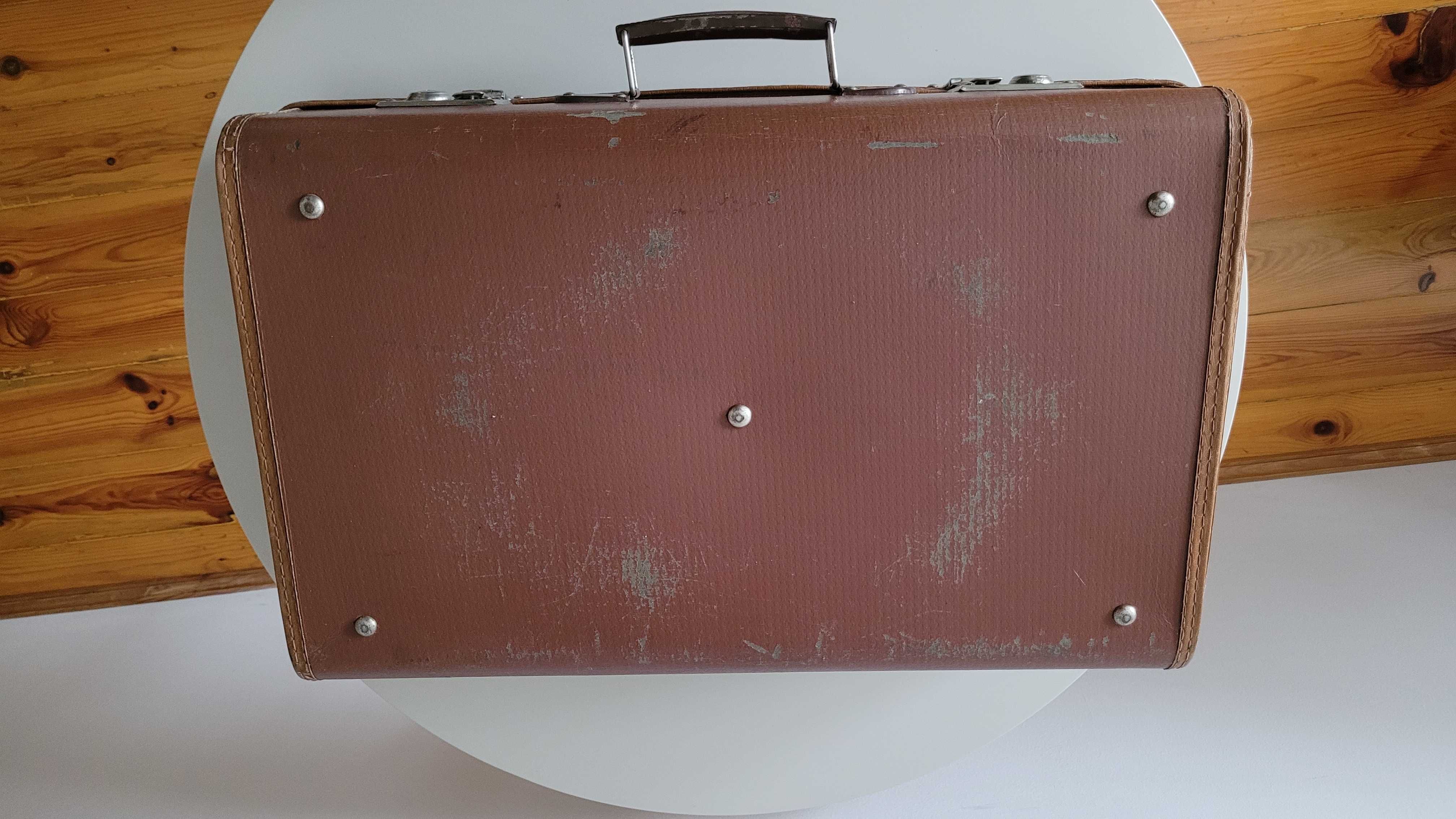 Stara walizka podróżna retro 60x38x17