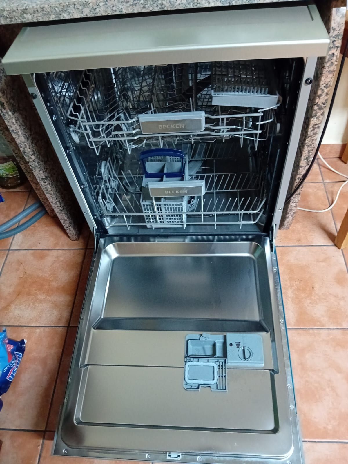 Maquina de lavar loiça BECKEN