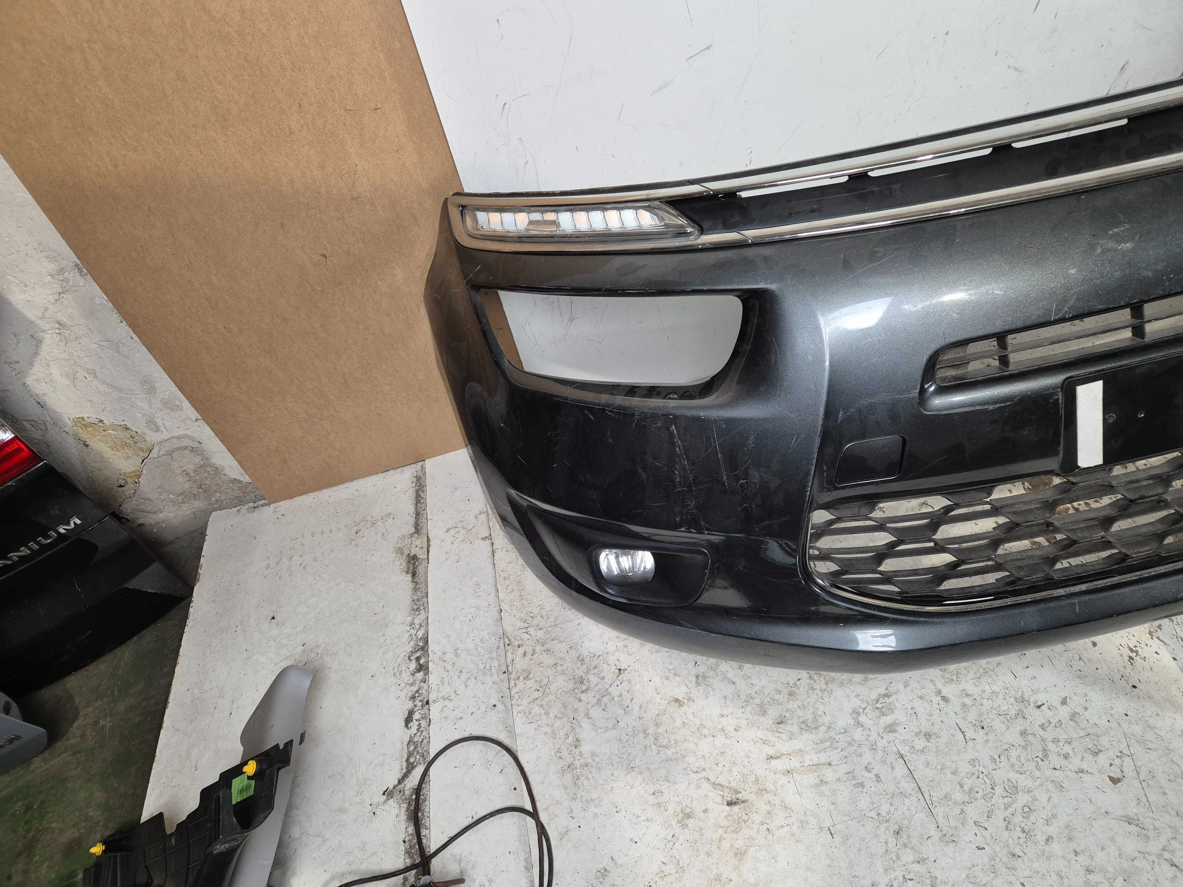 Citroen C4 Grand Picasso II zderzak przedni przód.