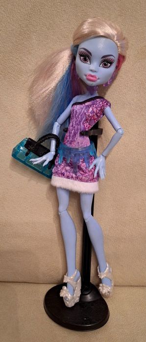 Lalka Monster High Abbey Bominable seria Scaris 2012
