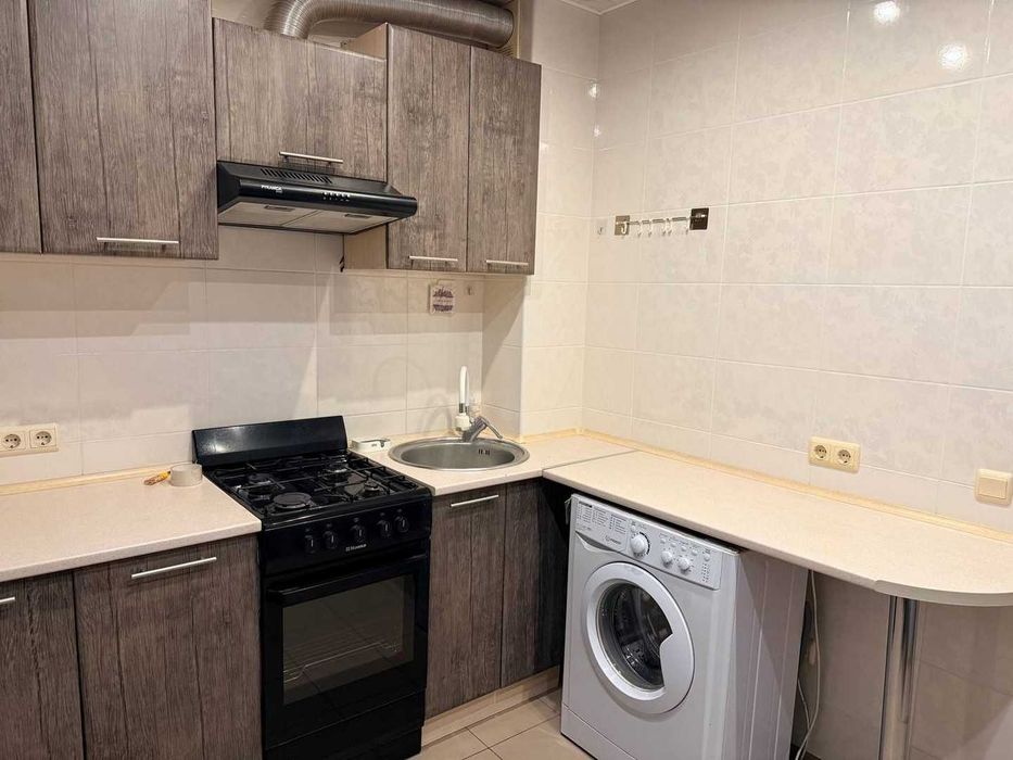 Сдам 1 ком. кв. метро Студенческая, Гв.Широнинцев 47А