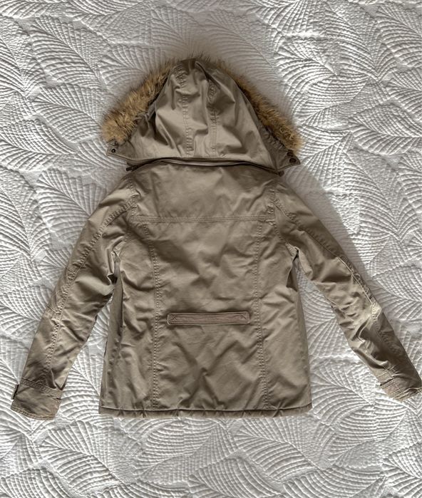 Beżowa kurtka ocieplana z Pepe Jeans