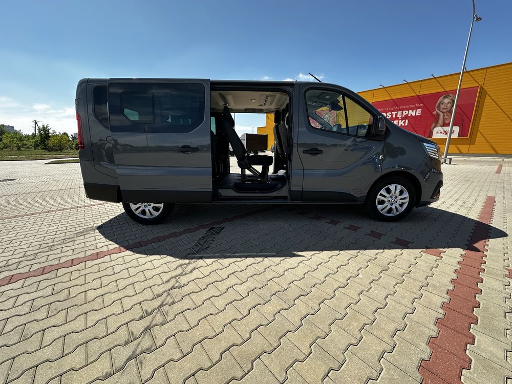 Wynajem busa 9os, Renault Trafic NOWY 2024 AUTOMAT. Wypożyczalnia