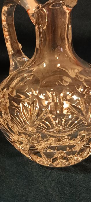 Przepiękna duża karafka kryształowa. Elegancki dodatek na każdy stół.