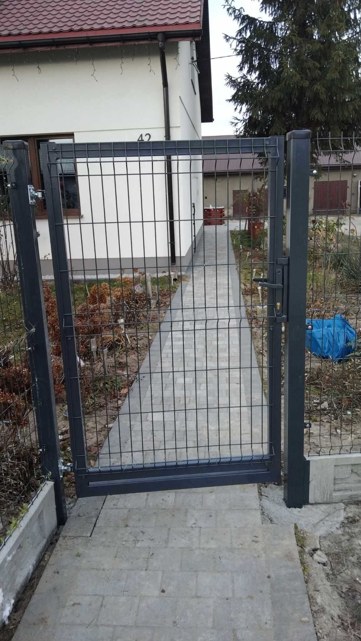 Montaż ogrodzeń panelowych i bram
