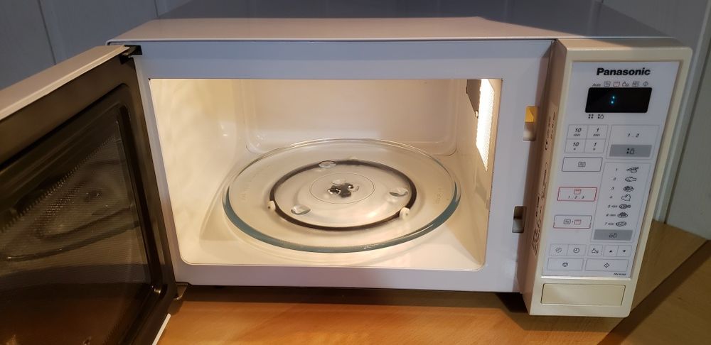 Kuchenka mikrofalowa Panasonic